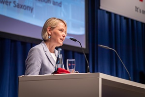 Heike Winkler speaking at WINDFORCE 2020 (courtesy WAB/Wiwiphoto) Heike Winkler speaking at WINDFORCE 2020