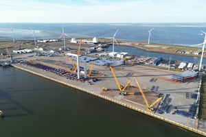 Buss Terminal Eemshaven completes heavy lift quay expansion in Julianahaven